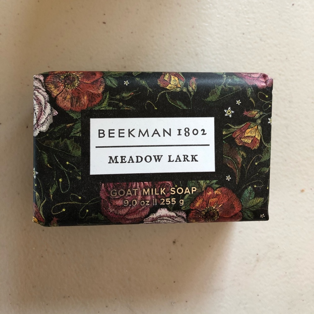 RETIRED Discontinued Meadow Lark Beekman 1802 Large 9 oz. goat milk soap